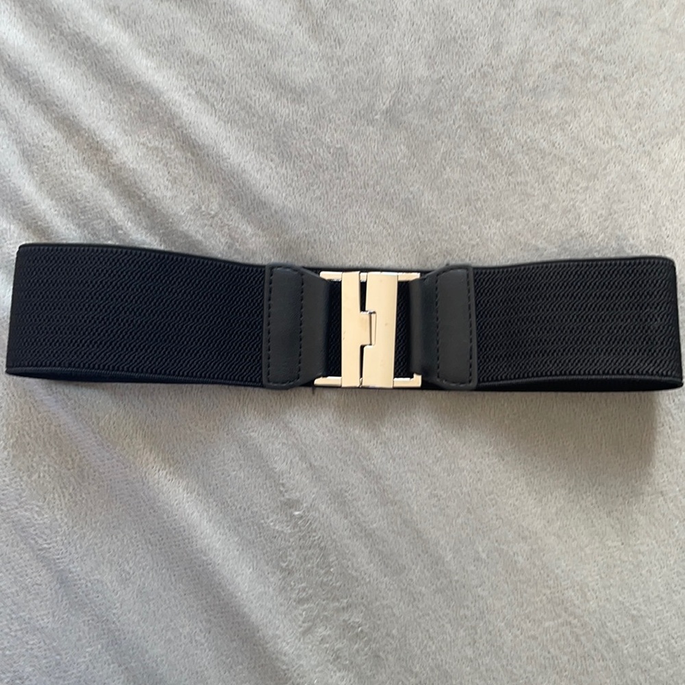 Black and silver elastic belt
